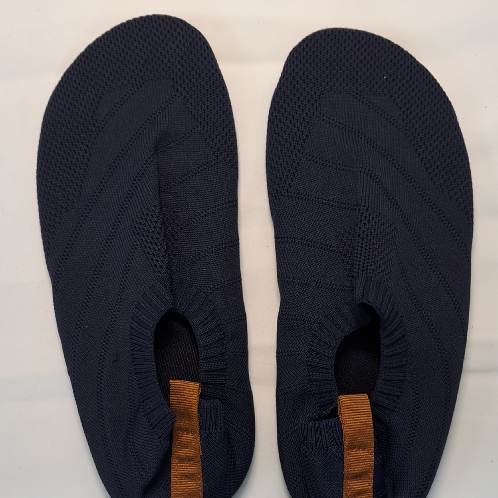 A Cozy Fit for A Casual Slipper